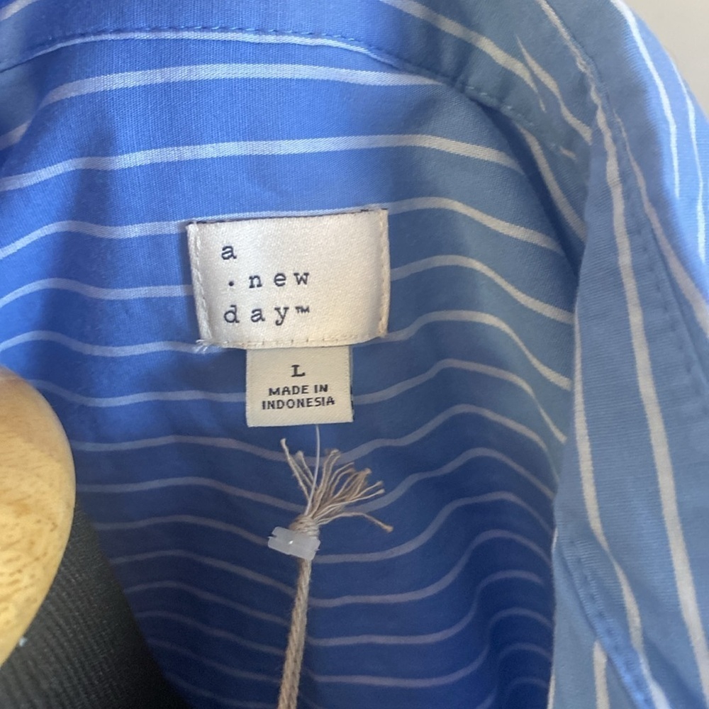 a new day Women’s 2 Pc Blue Striped Shirt & Shorts 98% Cotton 2% Spandex L NWT - Picture 6 of 10
